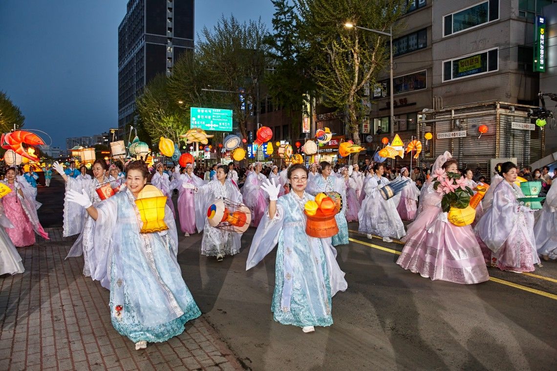 lotus-lantern-festival-1.jpg
