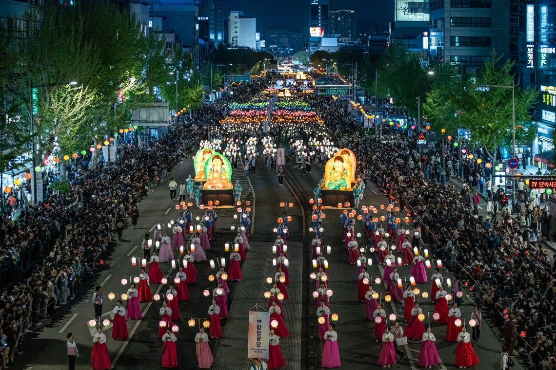 lotus-lantern-festival-2.jpg