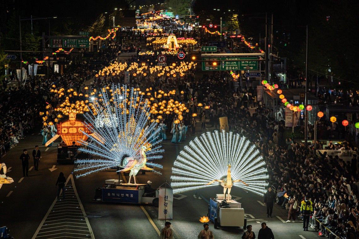 lotus-lantern-festival-3.jpg