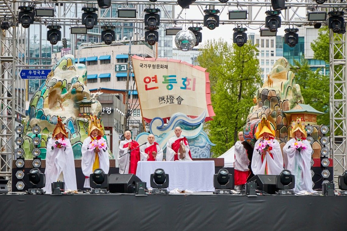 lotus-lantern-festival-4.jpg