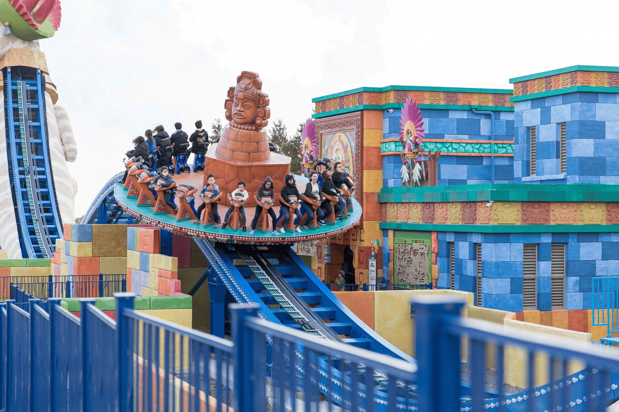 shinhwa-theme-park-3.png